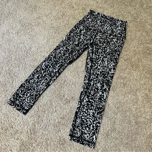 Lululemon black leggings